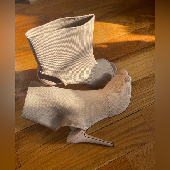 Madden girl beige high heels like new worn once size 7.5 women - Picture 3 of 6